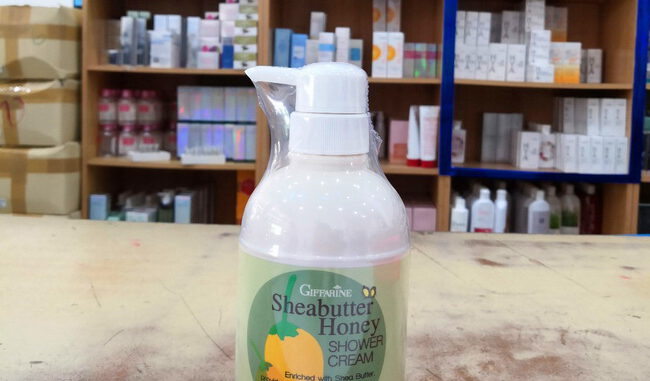 เชียบัตเตอร์ ฮันนี่ ชาวเวอร์ ครีม Sheabutter Honey Shower Cream เชียบัตเตอร์ ฮันนี่ ชาวเวอร์ ครีม Sheabutter Honey Shower Cream